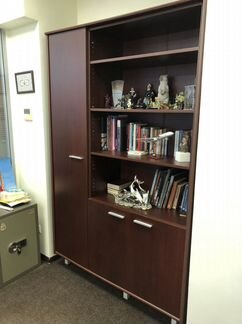 Шкаф с тумбой