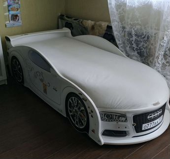 Кровать машина