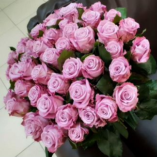 Букет сиреневых роз