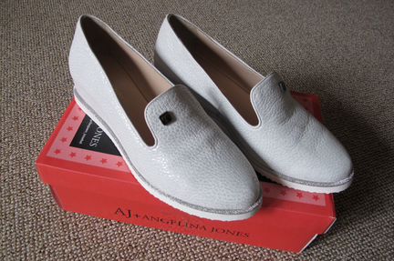 Новые кожаные туфли, 38 размер