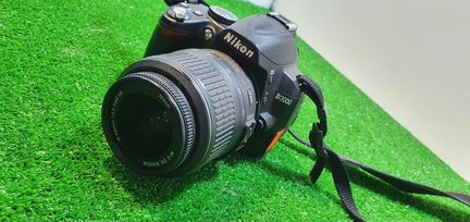 Nikon D3000 (Т14)