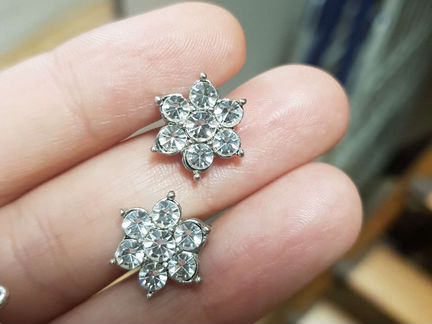 Набор бижутерии колье, браслет, серьги-гвоздики