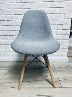 Стул с мягким тканевым сидением