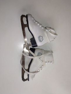 Б/у фигурные коньки белые