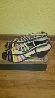 Босоножки на танкетке