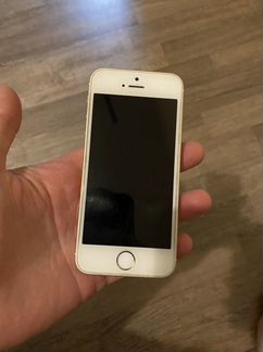Телефон iPhone SE