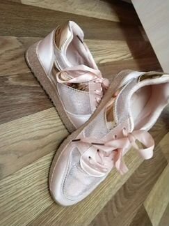 Нарядные кроссовки