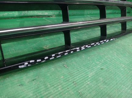 Решетка бампера передняя нижняя Volkswagen Touareg