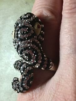 Женский перстень в виде удава.Swarovski