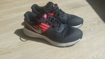 Nike кроссовки 35 р-р (22.5 см.)