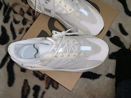 Adidas Yeezy Boost 700 Analog