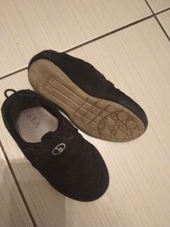 Кроссовки замша 28 р