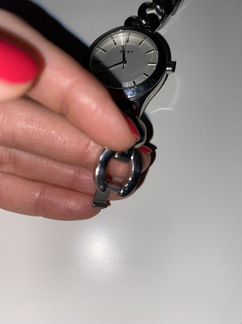 Часы dkny
