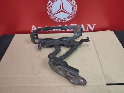 Петля капота левая Mercedes W204 W204 C200 CDI