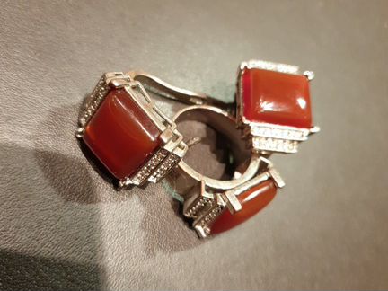 Комплект с сердоликом