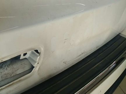 Дверь багажника jeep grand Cherokee WK2