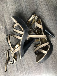 Босоножки Fergie 38 размер