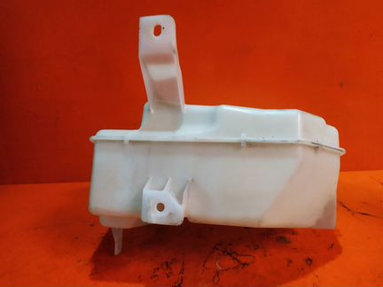 Бачок стеклоомывателя Mitsubishi Outlander 3