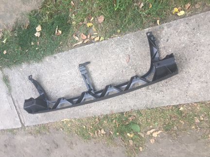 Кронштейн опора переднего бампера vw passat b5+