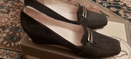 Лоферы женские