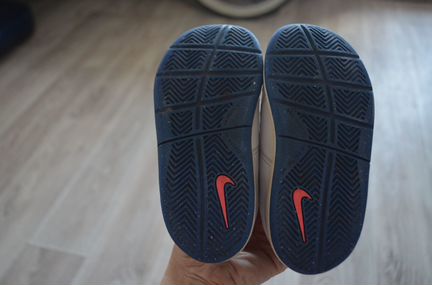 Кроссовки Nike