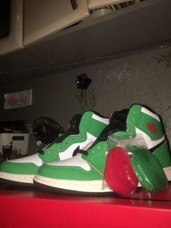 Jordan 1 Retro High Lucky Green (W)