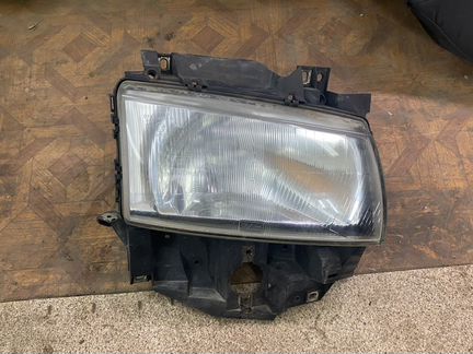 Правая фара Volkswagen Multivan T4