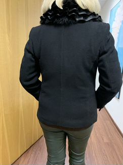 Полупальто с меховым воротником