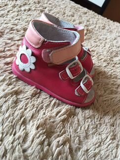 Босоножки на девочку