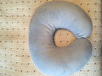 Подушка для кормления малыша