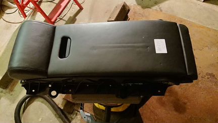 Подлокотник задний Audi S8 D4 4H