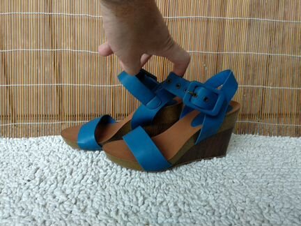 Босоножки женские