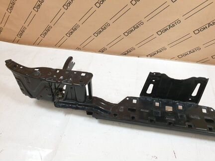 Усилитель бампера задний Toyota Hilux 8