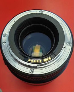 Canon 100mm macro 2.8 USM