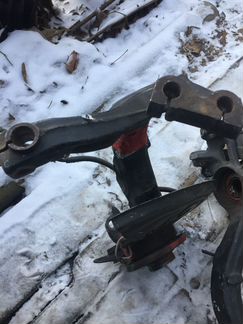 Поворотный кулак со ступицей 8D0407258AR vw Passat