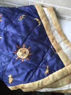 Покрывало и подушки на кровать