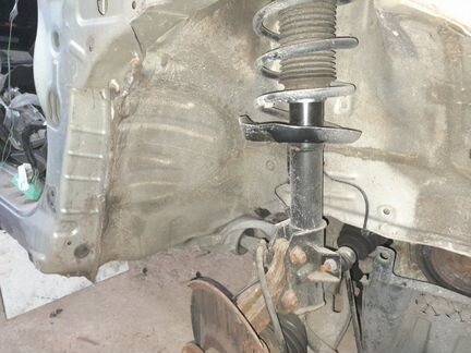Лонжерон передний правый Honda Civic D5 N22A2 2008