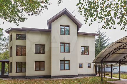 Дом 296 м² на участке 13 сот.