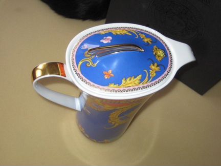 Чайник versace настоящий очень красивый