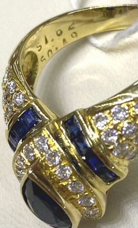 Золотое кольцо 750 с сапфирами и бриллиантами