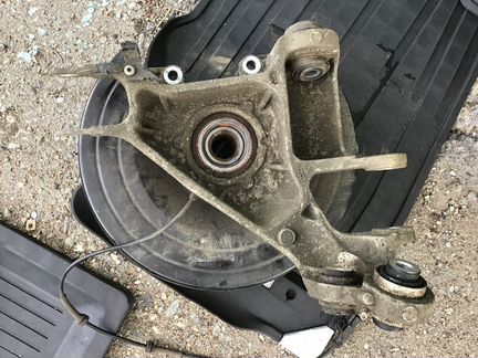 Кулак поворотный правый LR Рендж Ровер Спорт 2