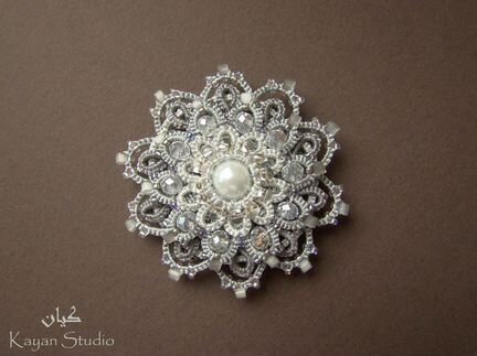 Брошь фриволите