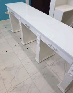 Стол 4-х местный для маникюра