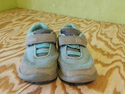 Лёгкие кроссовки Lassie, 28р