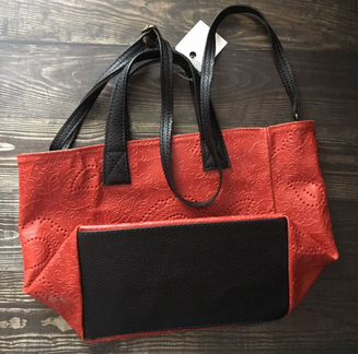 Сумка итальянская кожаная оранжевая с перфорацией