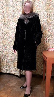Шуба мутоновая р 44-46, с капюшоном