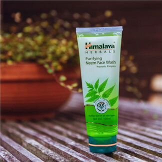 Гель для умывания с Нимом индийский Himalaya
