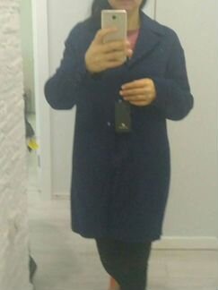 Пальто темно-синего цвета.80 шерсти.Новое с биркой