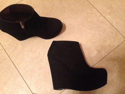 Черные Ботильоны на платформе Marc Ellis